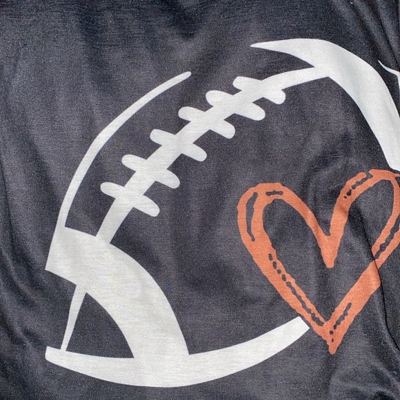 SHEIN Curve scoop neck long sleeve top football with heart stretchy NEW size 4X - Picture 5 of 12